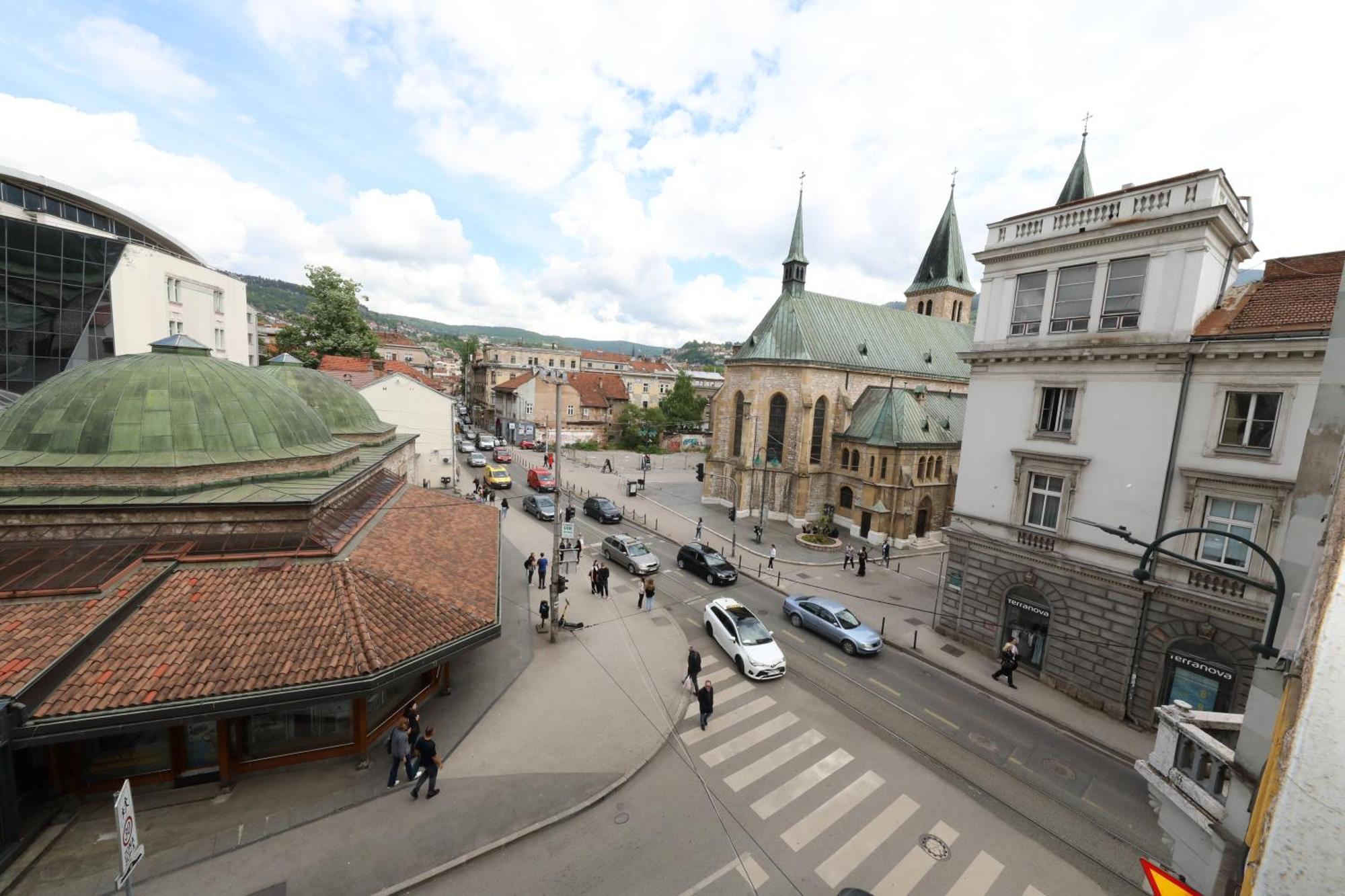 Historijski Luksuz U Starom Gradu, Garage Parking Sarajevo Exterior photo